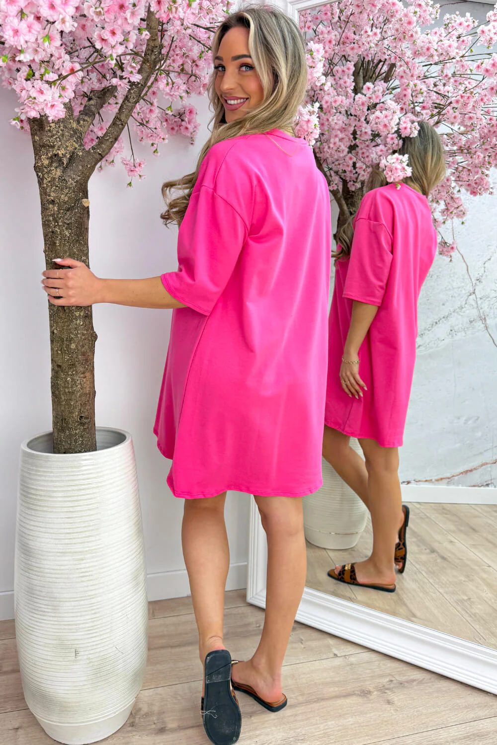 Basic T-shirt dress - Fuchsia - Image 4