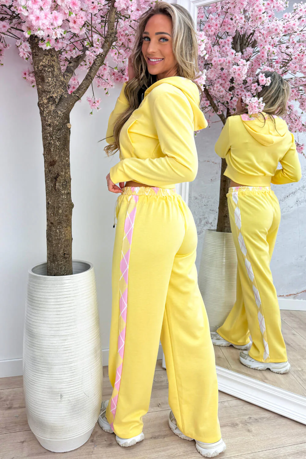 Check my comfy co-ord - Geel - Image 3
