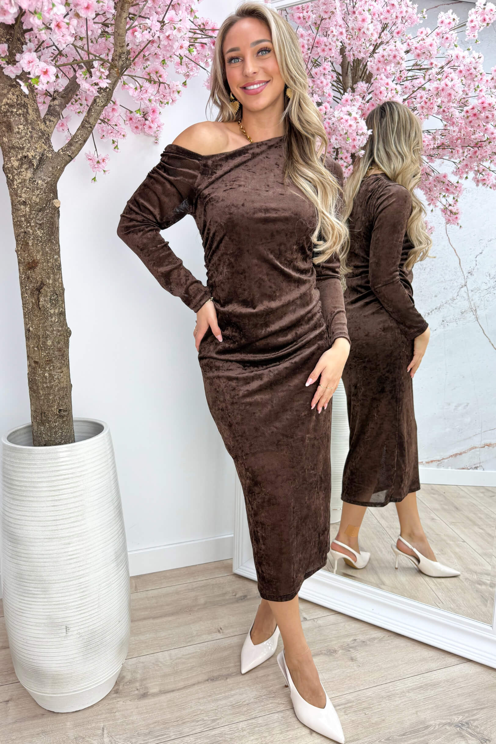 Chic velvet dress - Bruin - Image 3