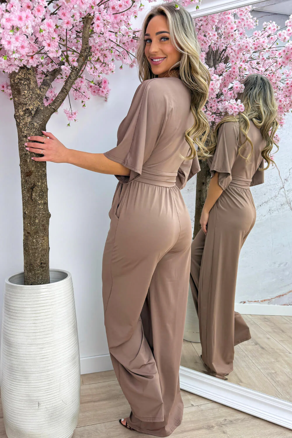 Chique travel jumpsuit - Bruin - Image 4