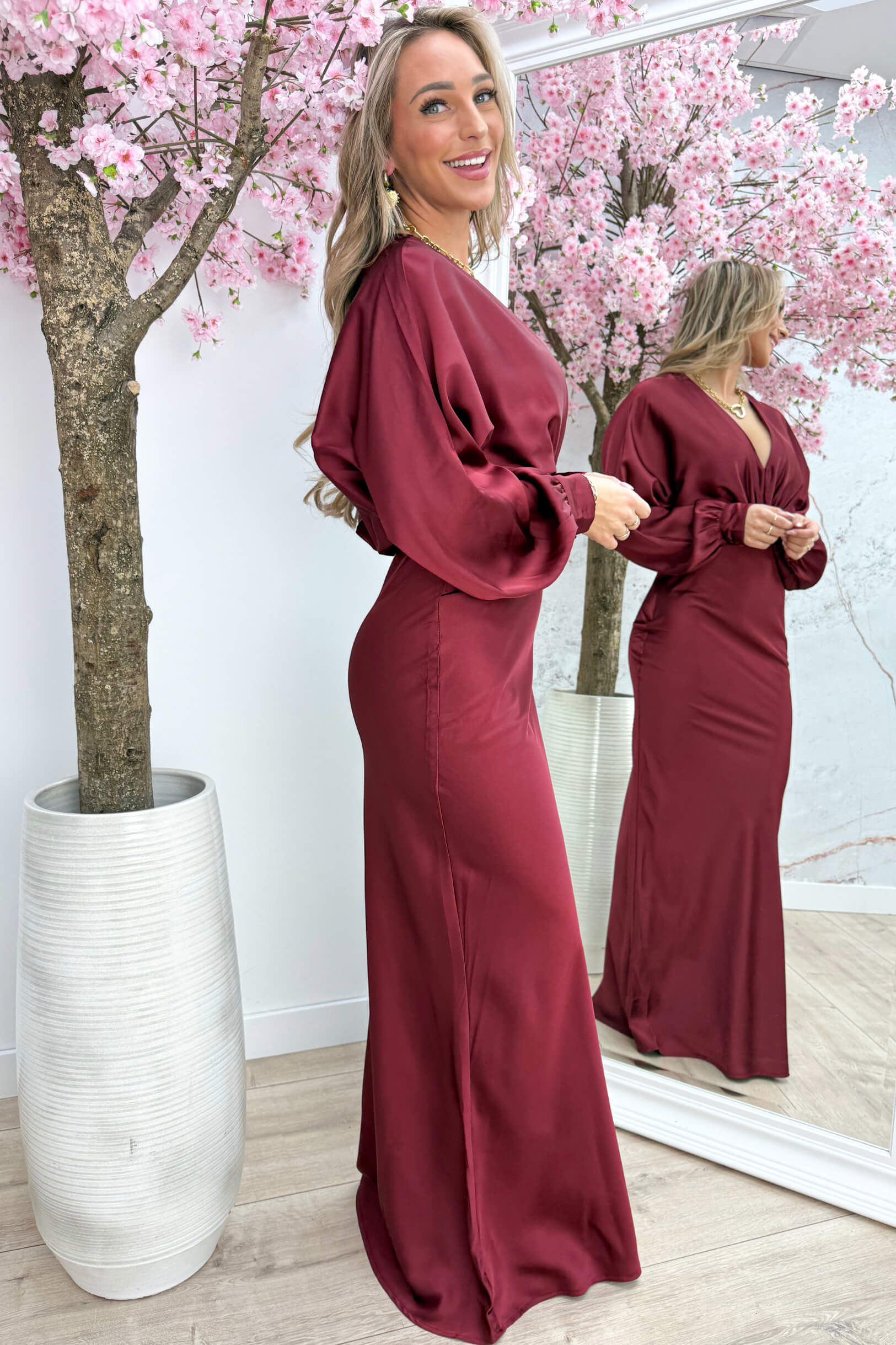 Elegant satin maxi dress - Bordeaux - Image 4