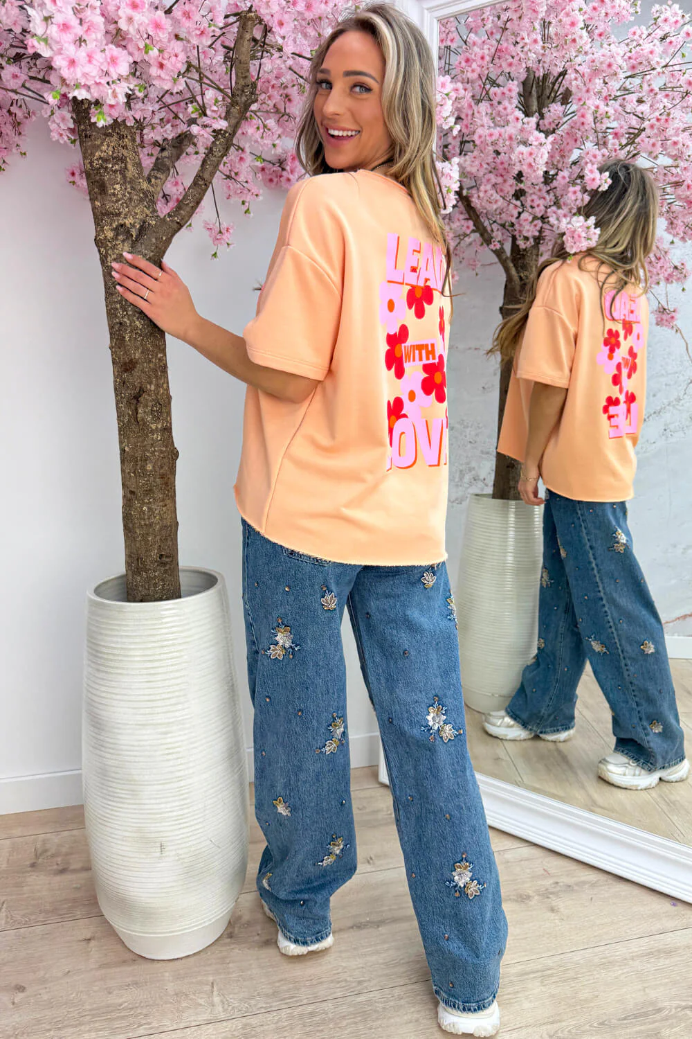 Lead with love oversized T-shirt - Oranje - Image 4