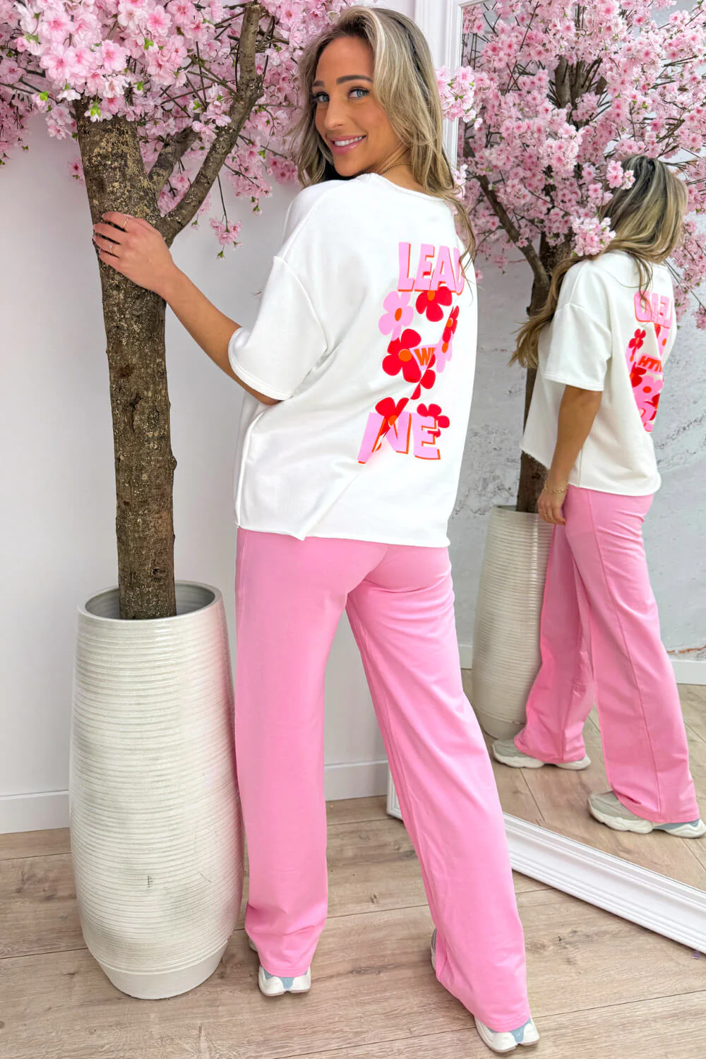 Lead with love oversized T-shirt - Wit - Image 4