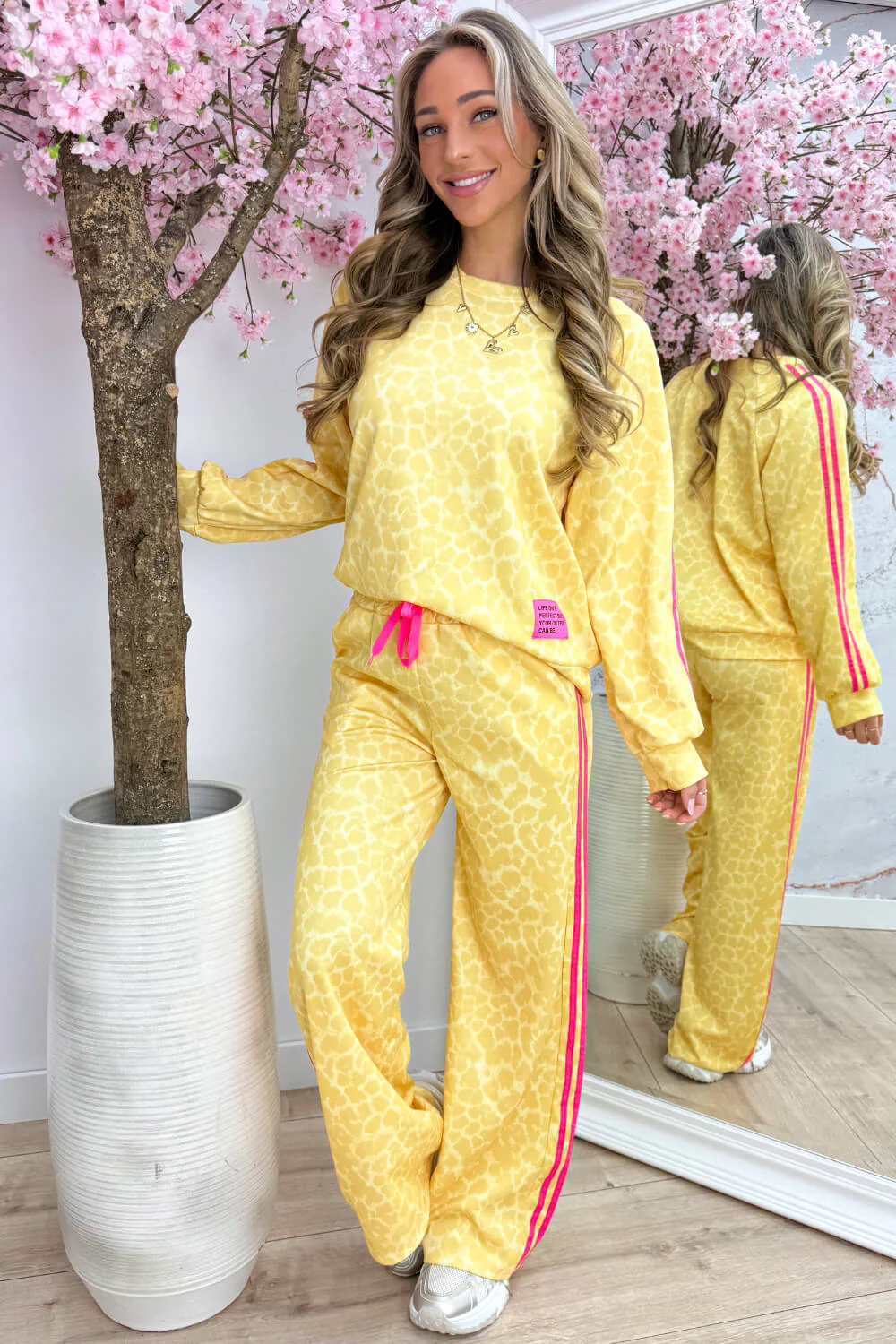 Leopard perfect embleem comfy co-ord - Geel - Image 2
