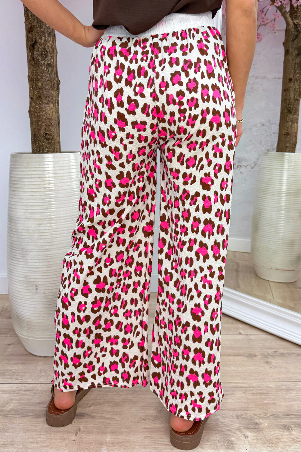 Multi color leopard flowy pants - Bruin - Image 2