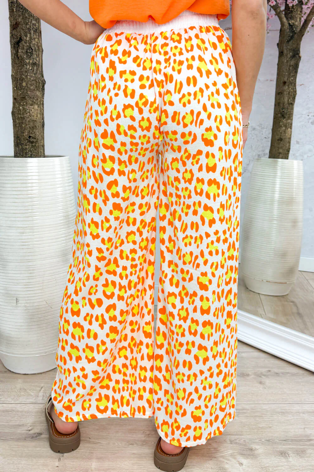 Multi color leopard flowy pants - Oranje - Image 2