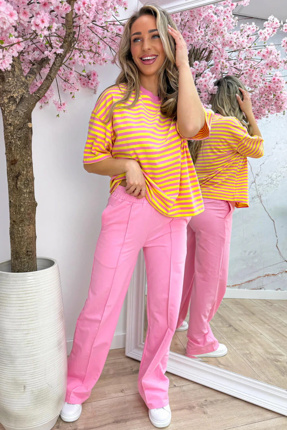 Stripes are hot T-shirt - Geel - Image 2