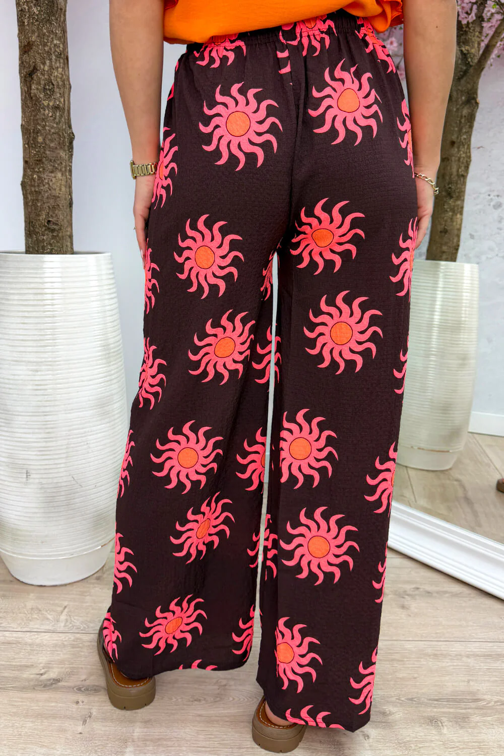 Sunny side flowy pants - Bruin - Image 2