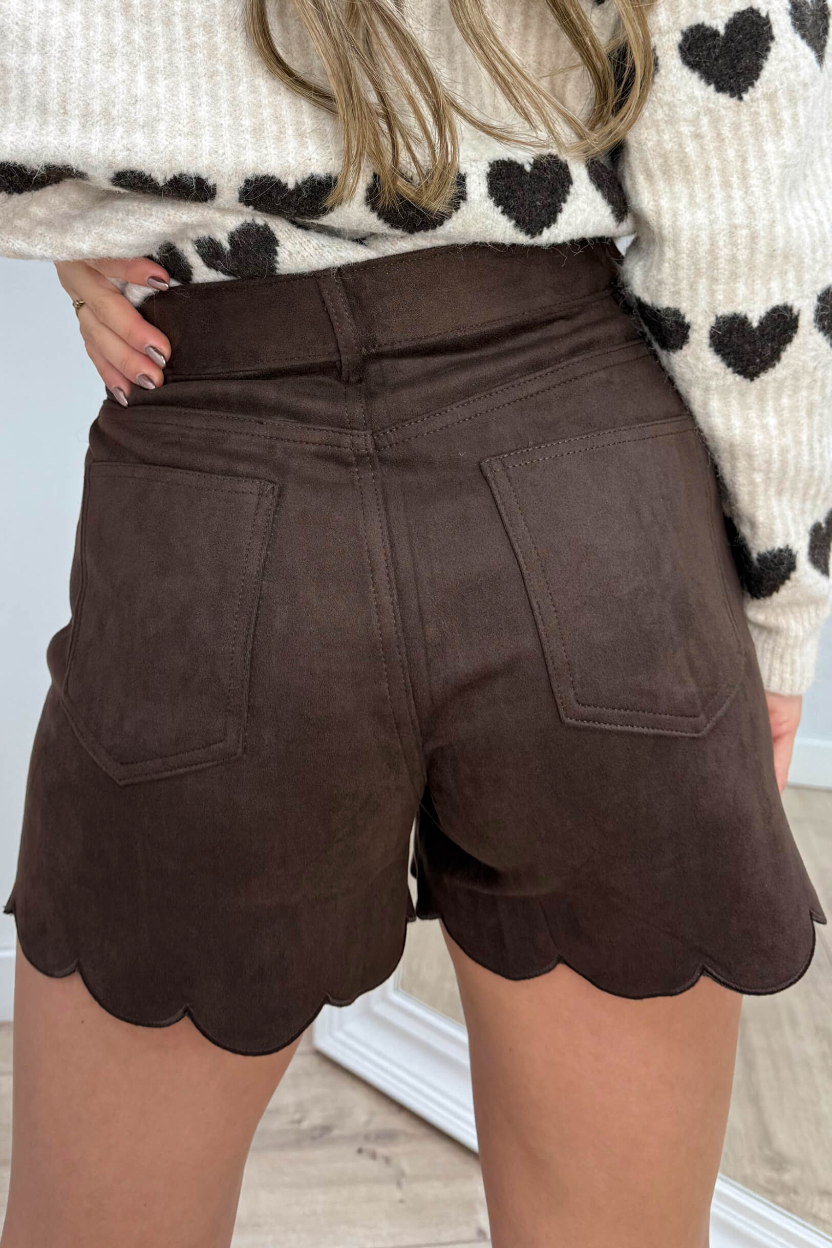Wavy suede look short - Bruin - Image 2